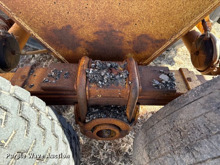 image for item DZ4986 1970 Load King bottom dump trailer