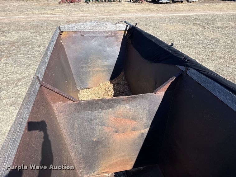 image for item DZ4986 1970 Load King bottom dump trailer