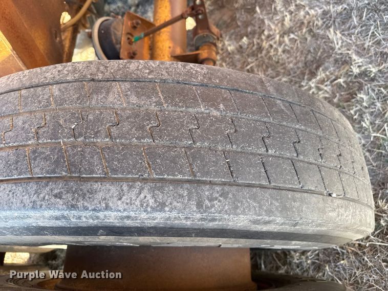 image for item DZ4986 1970 Load King bottom dump trailer