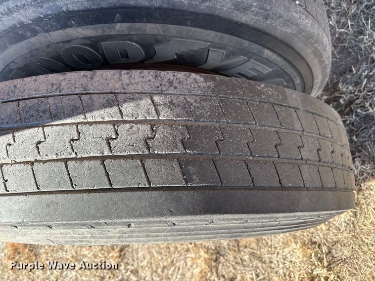 image for item DZ4986 1970 Load King bottom dump trailer