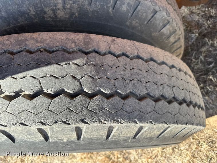 image for item DZ4986 1970 Load King bottom dump trailer