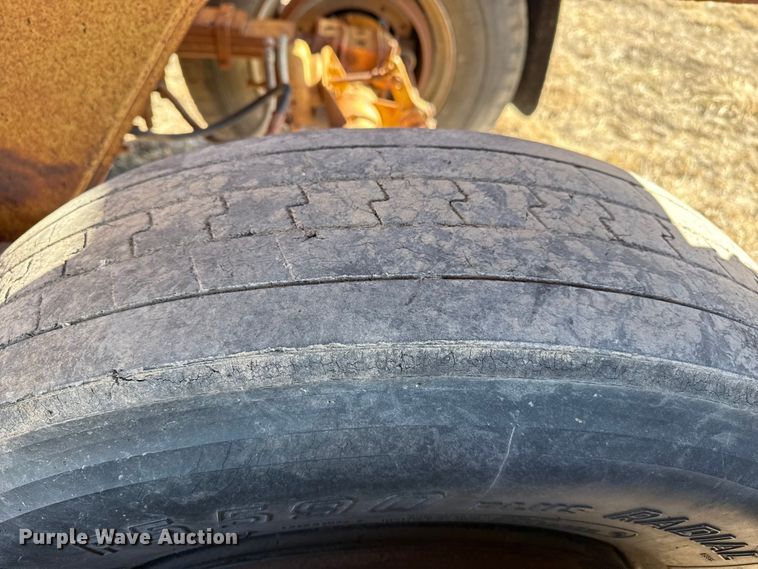 image for item DZ4986 1970 Load King bottom dump trailer