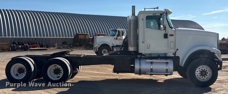 image for item EA7944 2007 International 5900i semi truck
