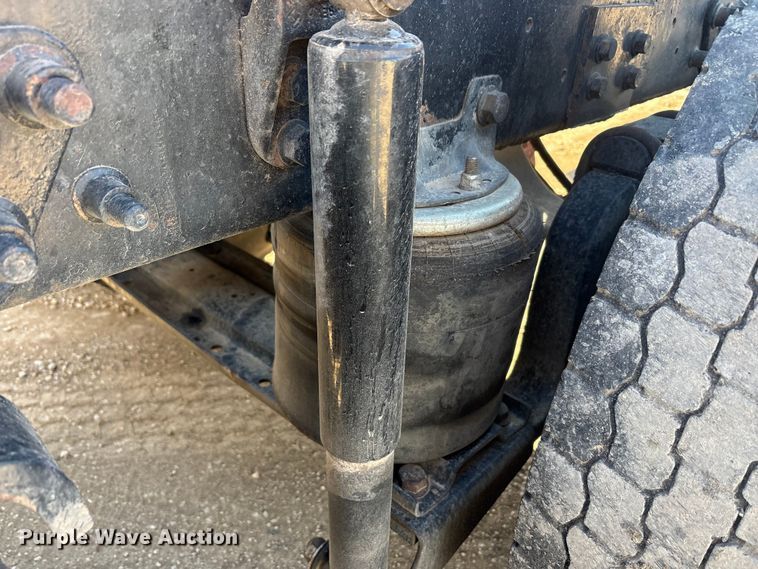 image for item EA7944 2007 International 5900i semi truck