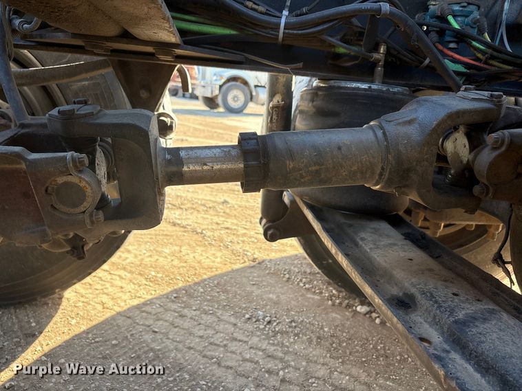 image for item EA7944 2007 International 5900i semi truck