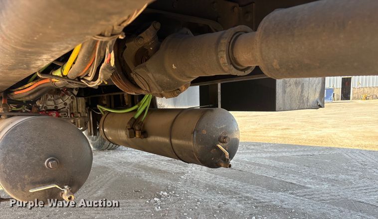 image for item EA7944 2007 International 5900i semi truck