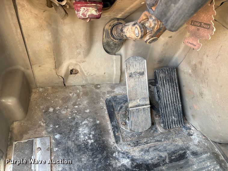 image for item EA7944 2007 International 5900i semi truck