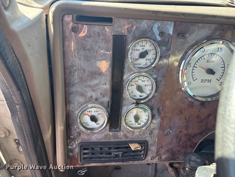 image for item EA7944 2007 International 5900i semi truck