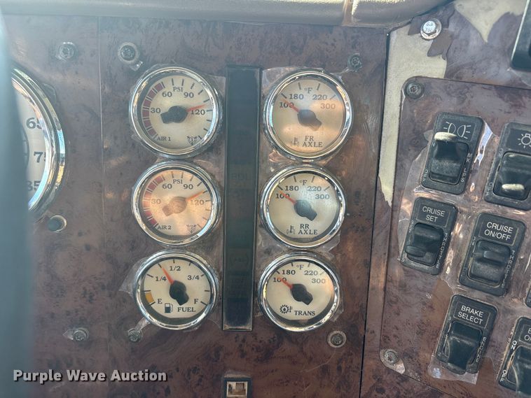 image for item EA7944 2007 International 5900i semi truck