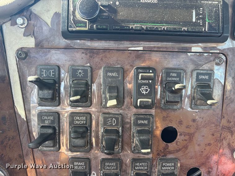 image for item EA7944 2007 International 5900i semi truck