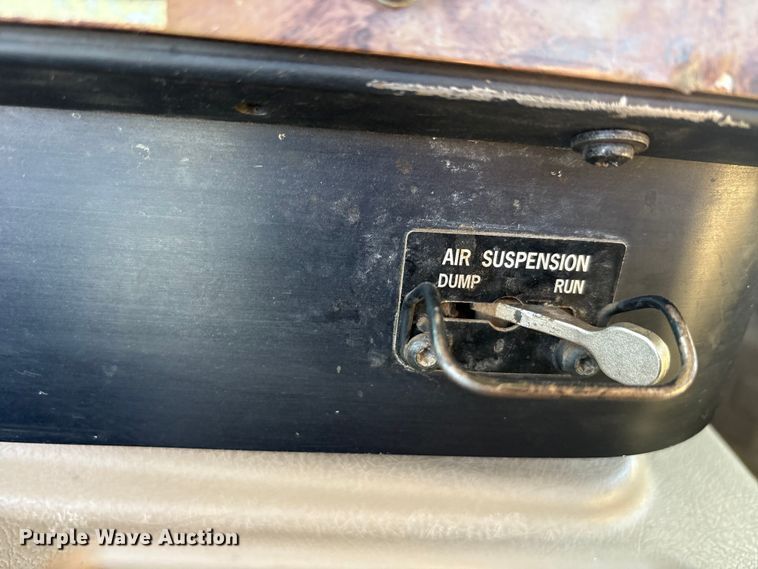 image for item EA7944 2007 International 5900i semi truck