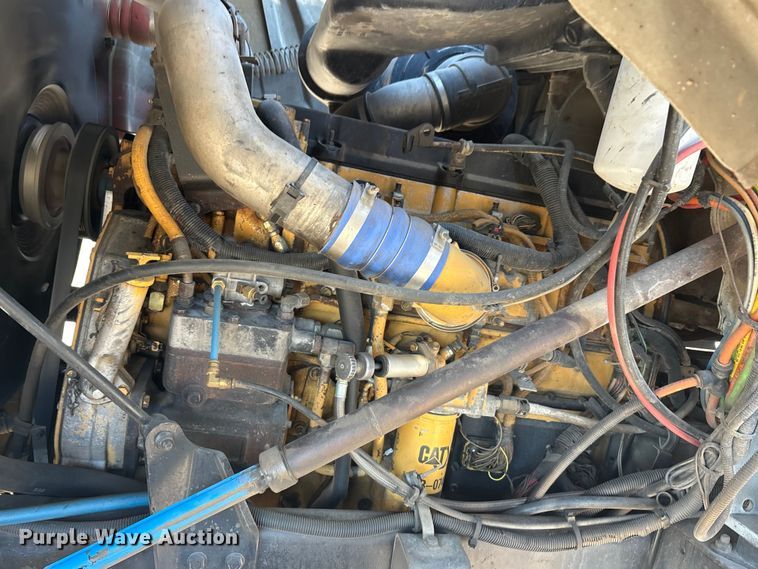 image for item EA7944 2007 International 5900i semi truck