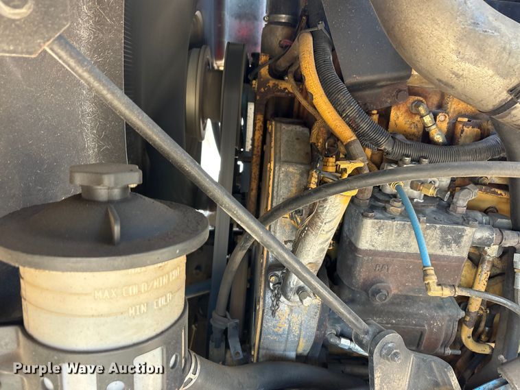 image for item EA7944 2007 International 5900i semi truck