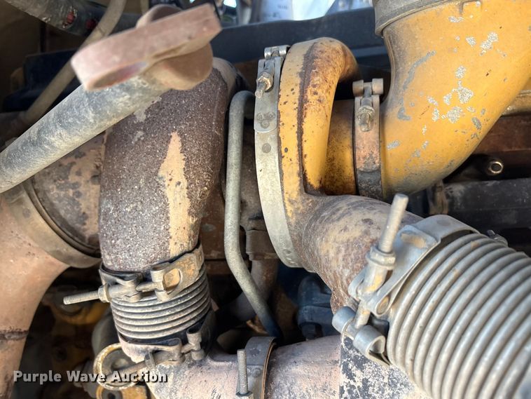 image for item EA7944 2007 International 5900i semi truck