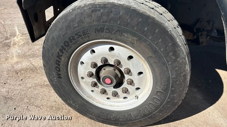 image for item EA7944 2007 International 5900i semi truck