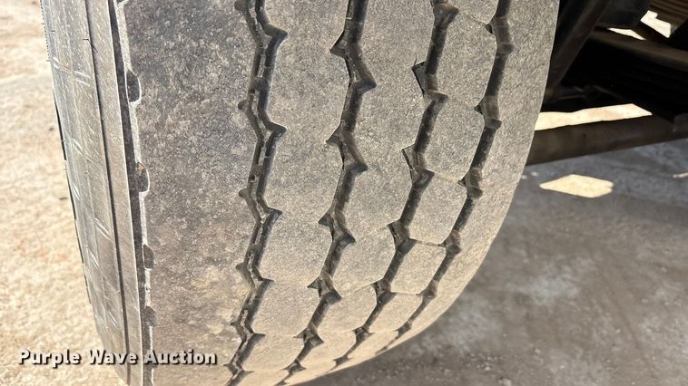 image for item EA7944 2007 International 5900i semi truck