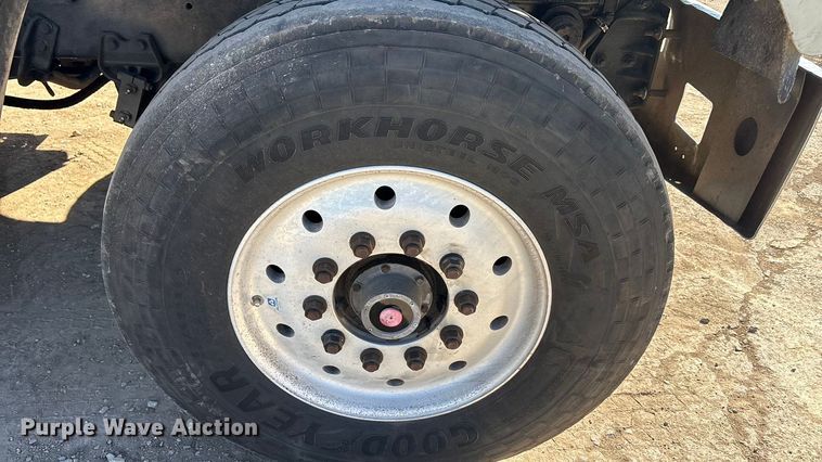 image for item EA7944 2007 International 5900i semi truck