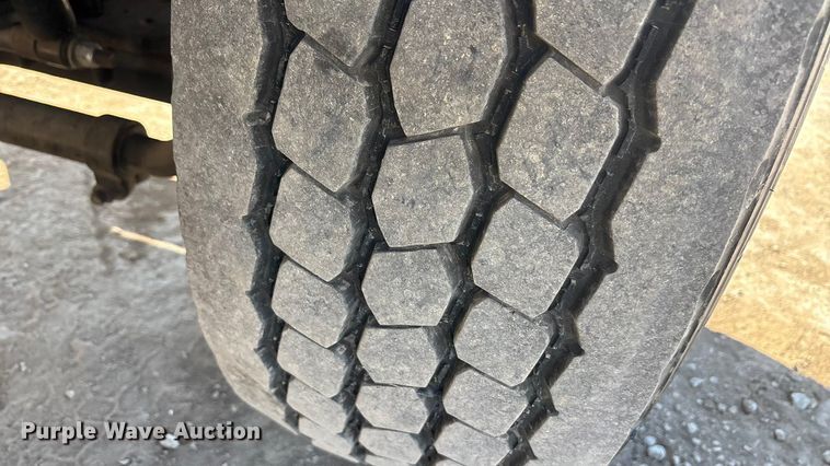 image for item EA7944 2007 International 5900i semi truck