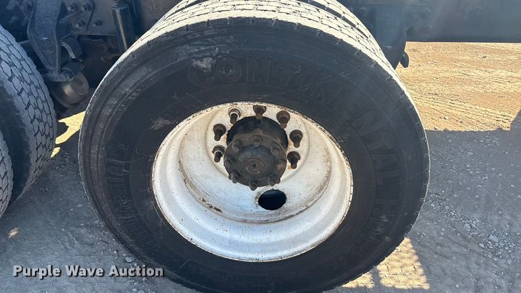 image for item EA7944 2007 International 5900i semi truck