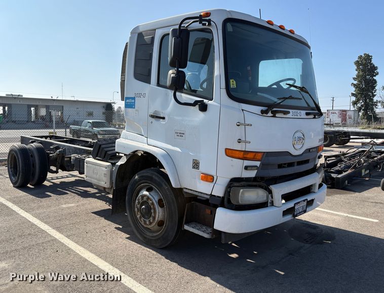 image for item EC8213 2013 UD 2600 truck cab and chassis