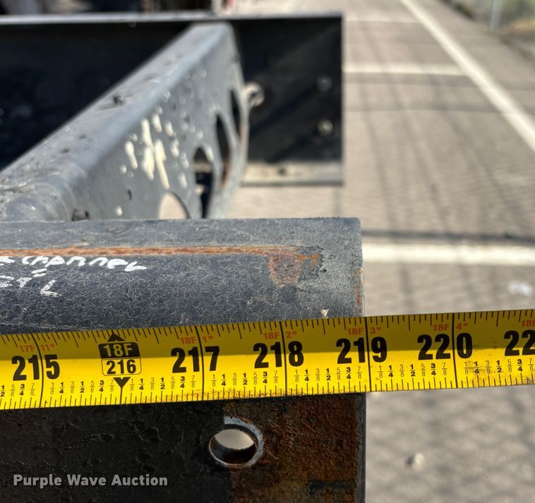 image for item EC8213 2013 UD 2600 truck cab and chassis