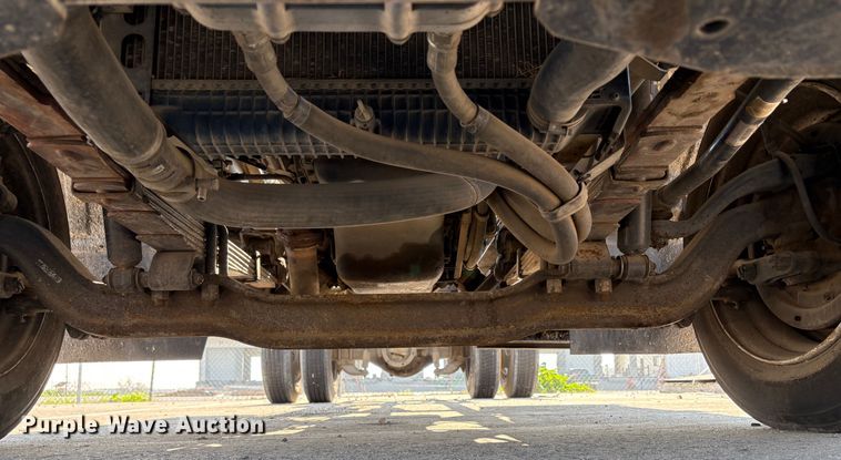 image for item EC8213 2013 UD 2600 truck cab and chassis