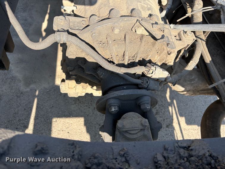 image for item EC8213 2013 UD 2600 truck cab and chassis