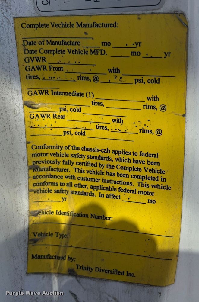 image for item EC8213 2013 UD 2600 truck cab and chassis