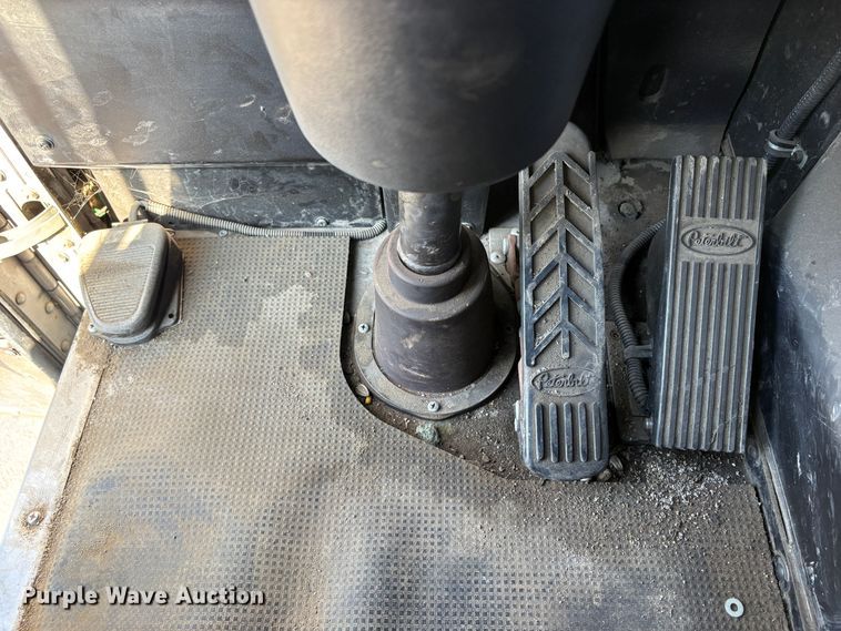 image for item EC8214 2013 Peterbilt 320 flatbed truck