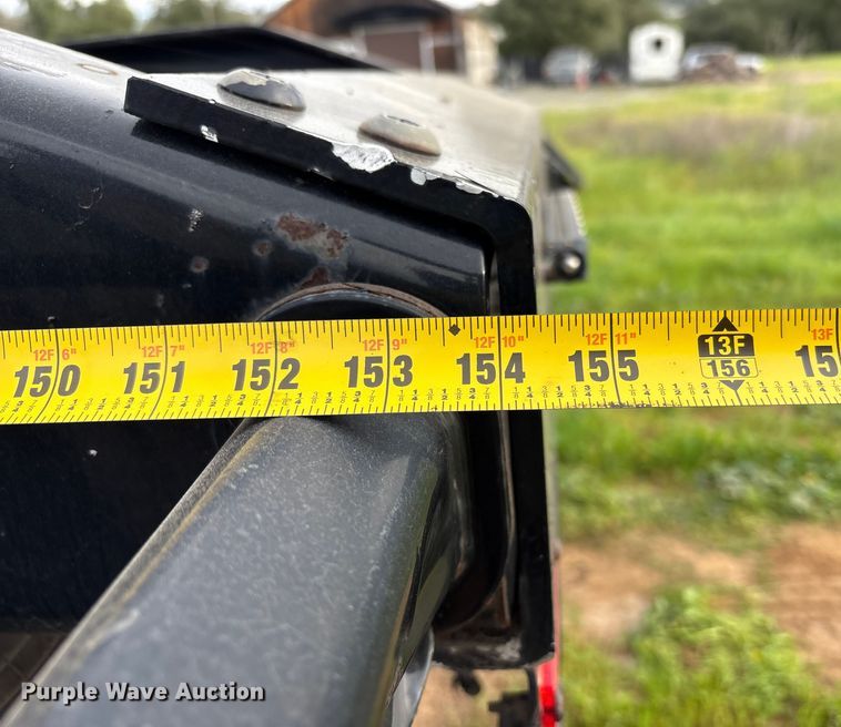 image for item EC8239 2017 Peterbilt 579 semi truck