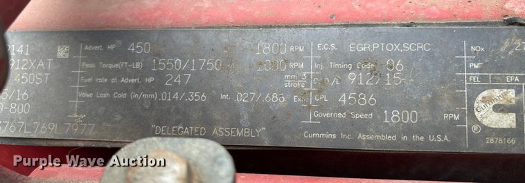 image for item EC8239 2017 Peterbilt 579 semi truck