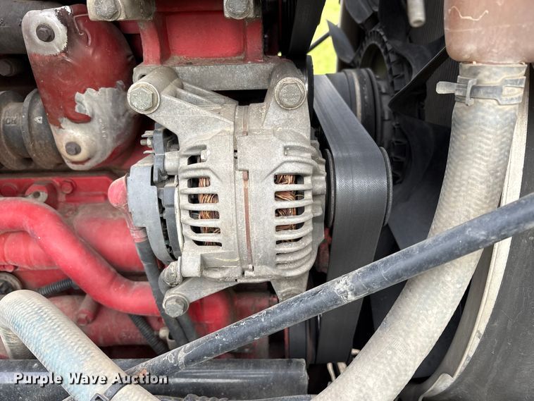 image for item EC8239 2017 Peterbilt 579 semi truck