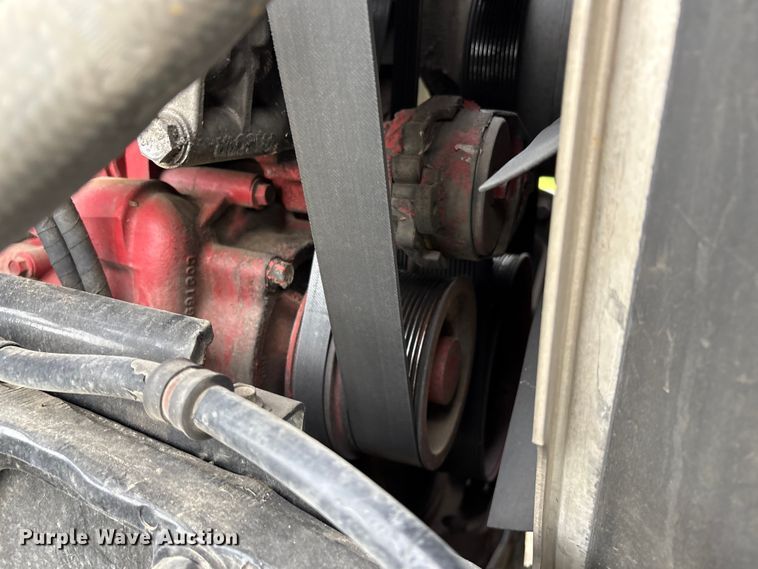 image for item EC8239 2017 Peterbilt 579 semi truck