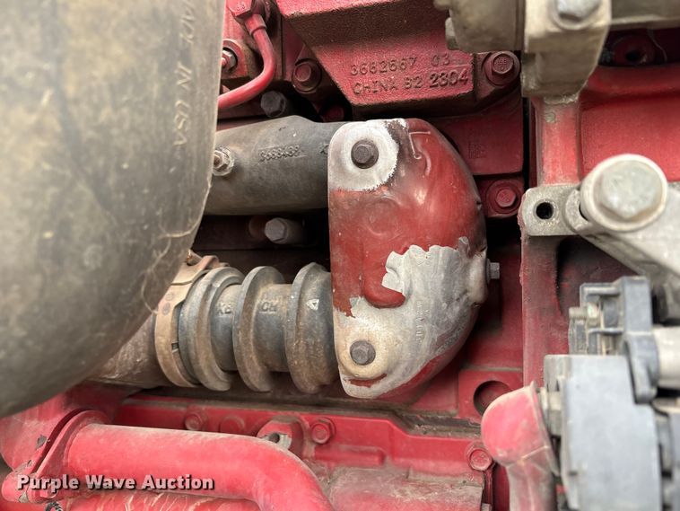 image for item EC8239 2017 Peterbilt 579 semi truck