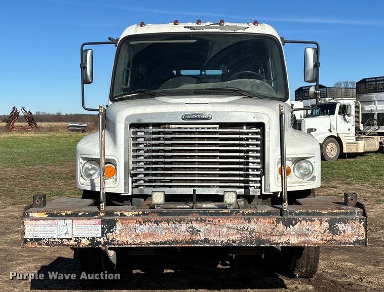 image for item ED2416 2006 Freightliner Business Class M2 fuel / lube truck