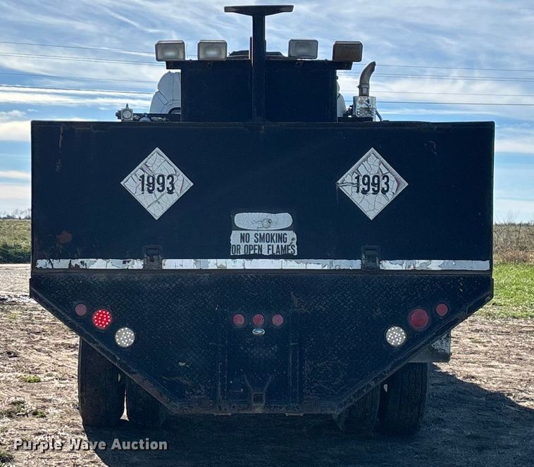 image for item ED2416 2006 Freightliner Business Class M2 fuel / lube truck