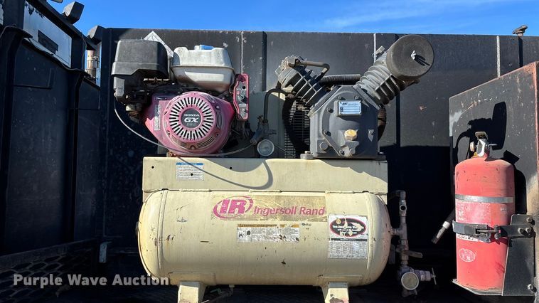 image for item ED2416 2006 Freightliner Business Class M2 fuel / lube truck