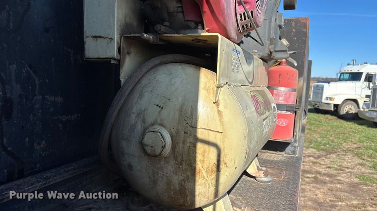 image for item ED2416 2006 Freightliner Business Class M2 fuel / lube truck