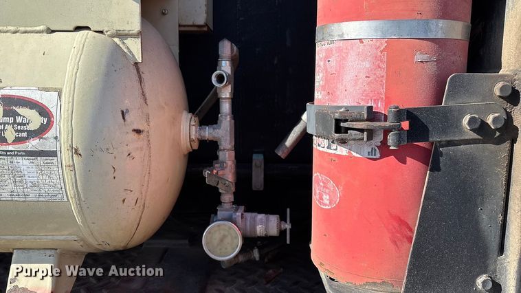 image for item ED2416 2006 Freightliner Business Class M2 fuel / lube truck