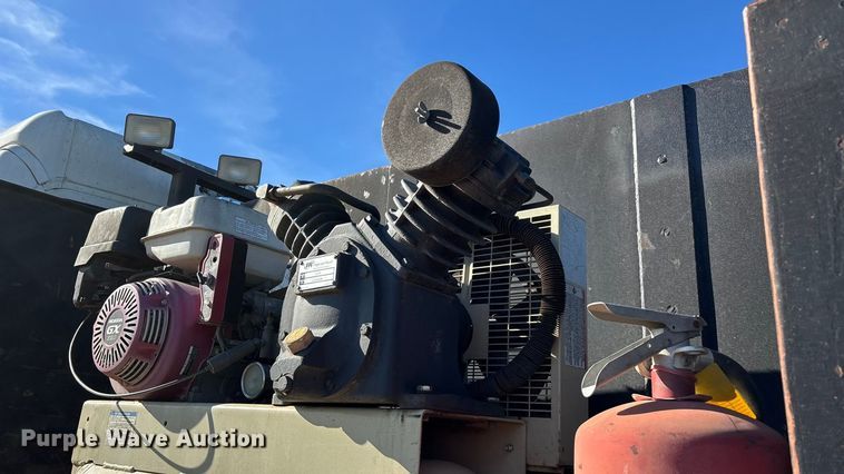 image for item ED2416 2006 Freightliner Business Class M2 fuel / lube truck