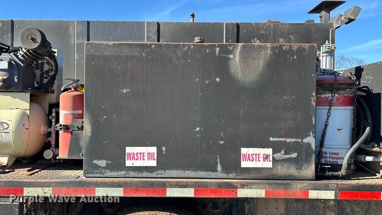 image for item ED2416 2006 Freightliner Business Class M2 fuel / lube truck