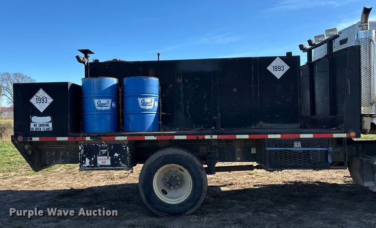 image for item ED2416 2006 Freightliner Business Class M2 fuel / lube truck