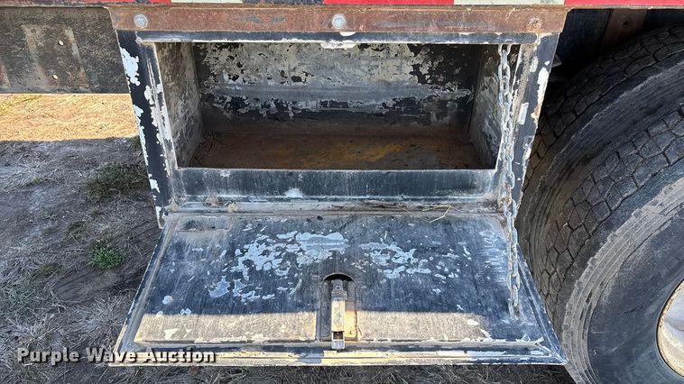 image for item ED2416 2006 Freightliner Business Class M2 fuel / lube truck