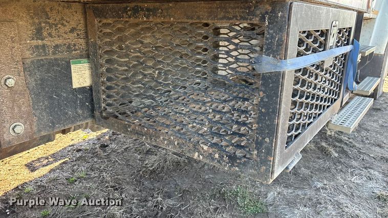 image for item ED2416 2006 Freightliner Business Class M2 fuel / lube truck