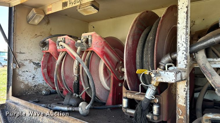 image for item ED2416 2006 Freightliner Business Class M2 fuel / lube truck