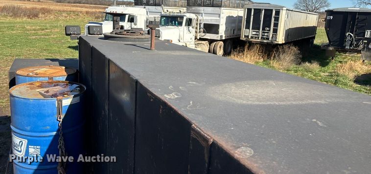 image for item ED2416 2006 Freightliner Business Class M2 fuel / lube truck