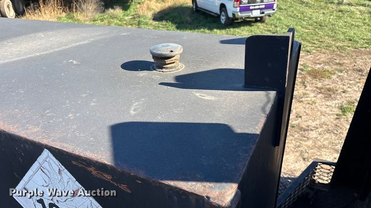 image for item ED2416 2006 Freightliner Business Class M2 fuel / lube truck