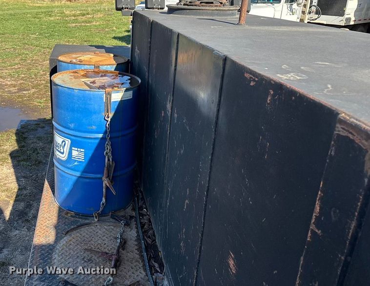 image for item ED2416 2006 Freightliner Business Class M2 fuel / lube truck