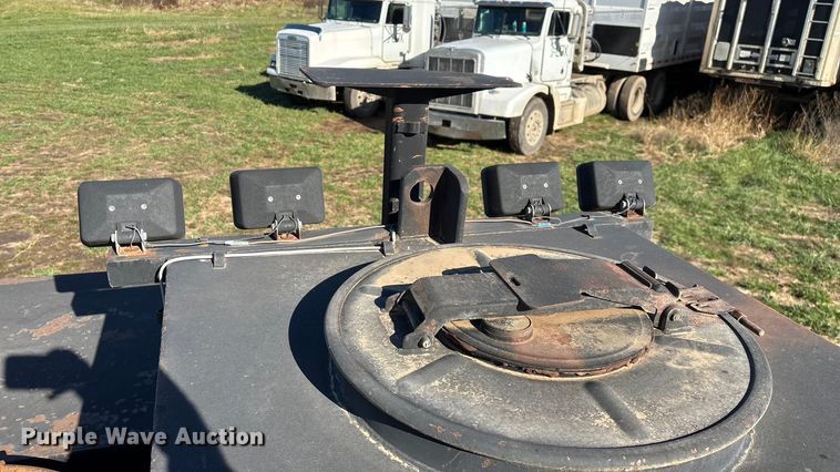 image for item ED2416 2006 Freightliner Business Class M2 fuel / lube truck