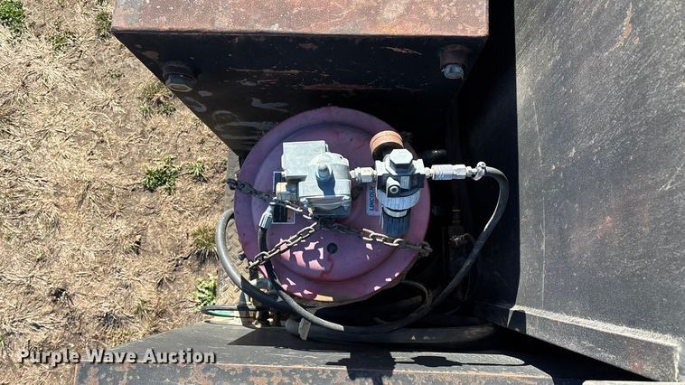 image for item ED2416 2006 Freightliner Business Class M2 fuel / lube truck